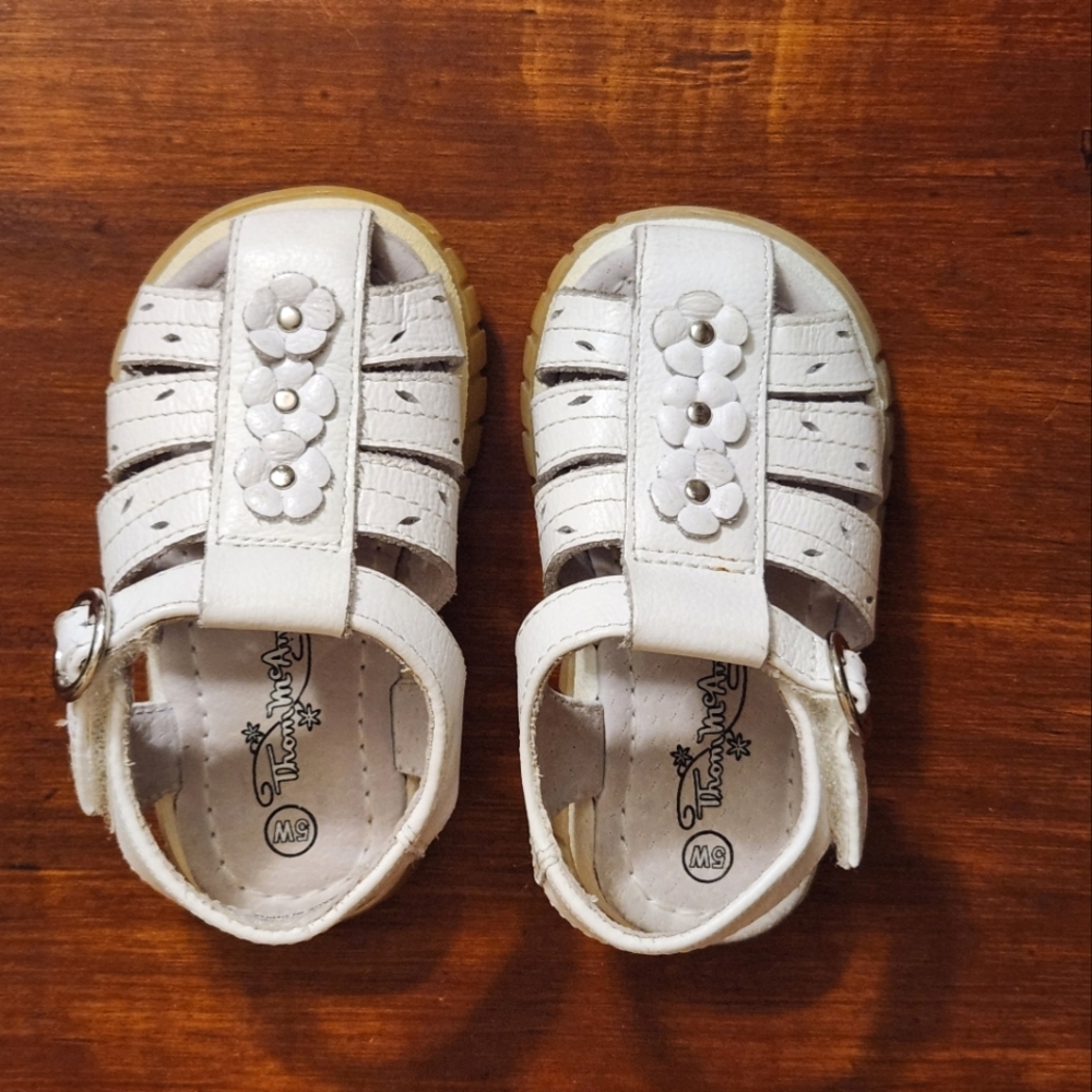 Sandals | Tom McAn